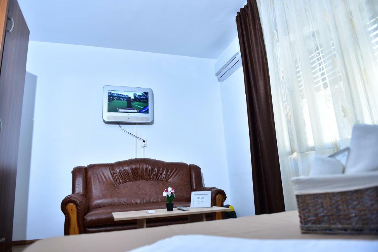 Vila Arjana Orşova Екстериор снимка