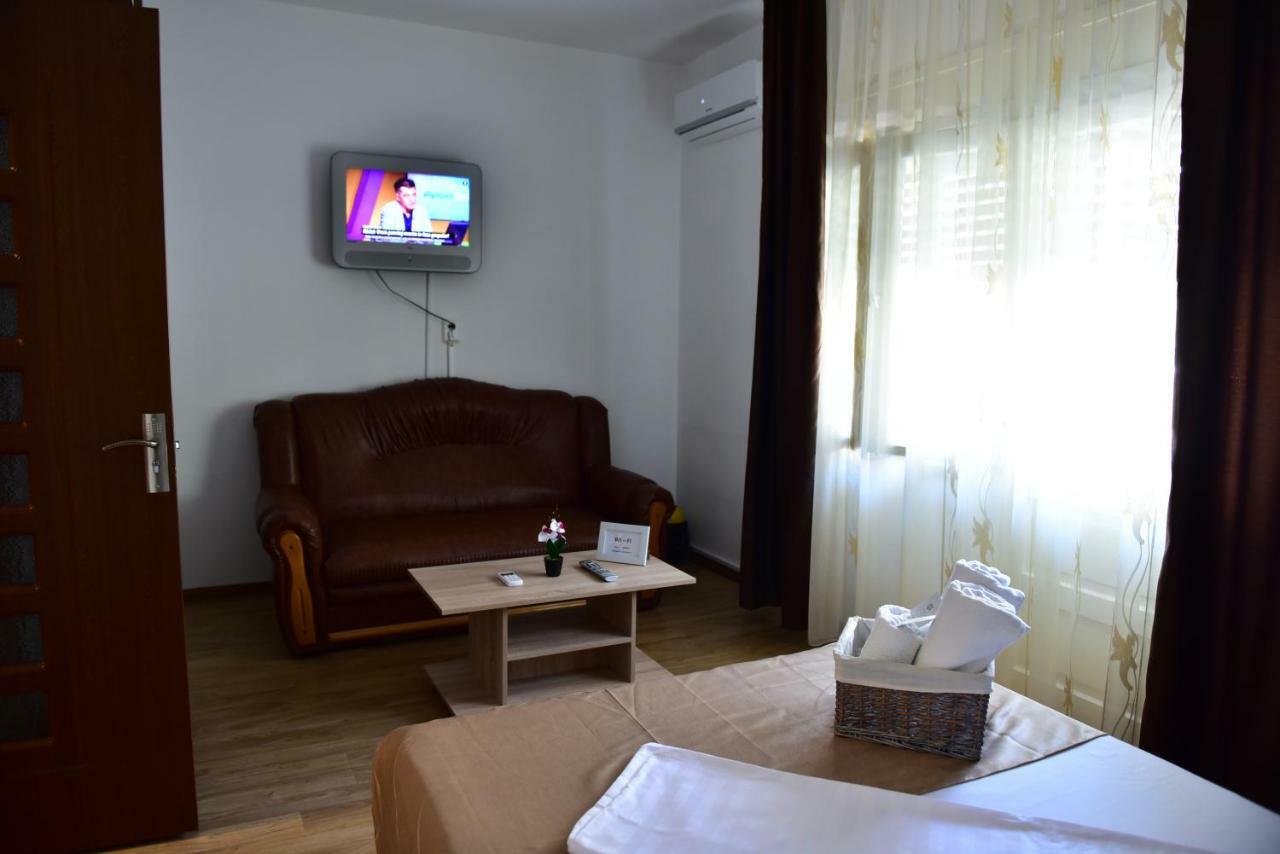 Vila Arjana Orşova Екстериор снимка