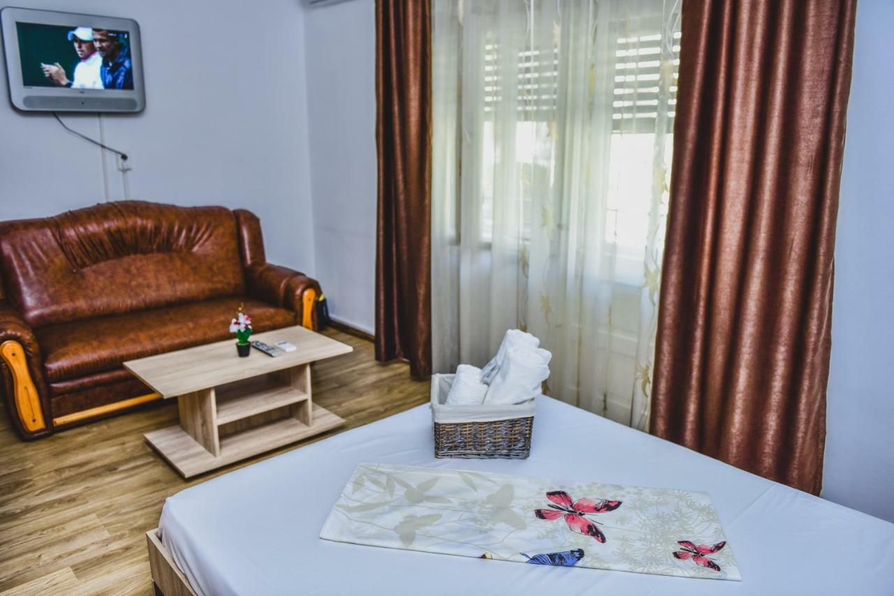 Vila Arjana Orşova Екстериор снимка