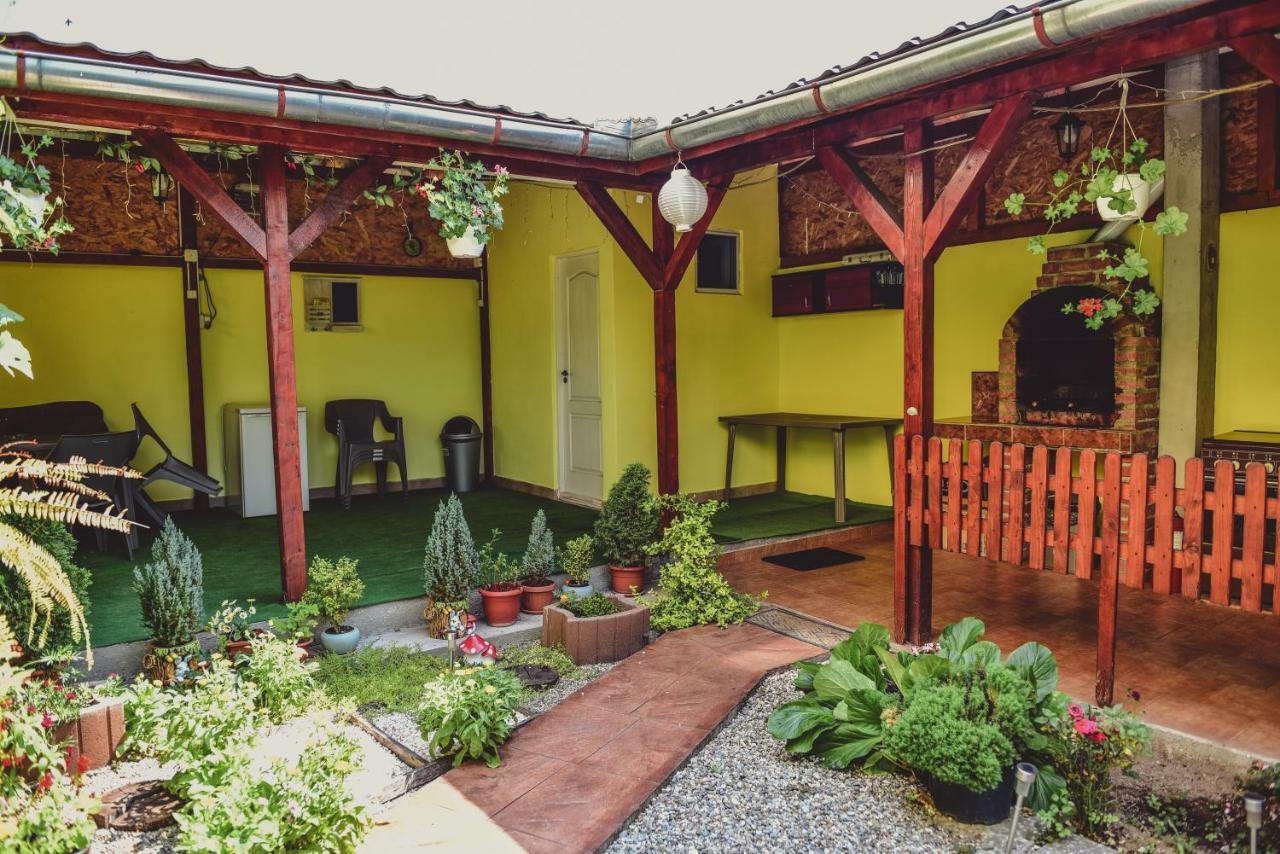 Vila Arjana Orşova Екстериор снимка